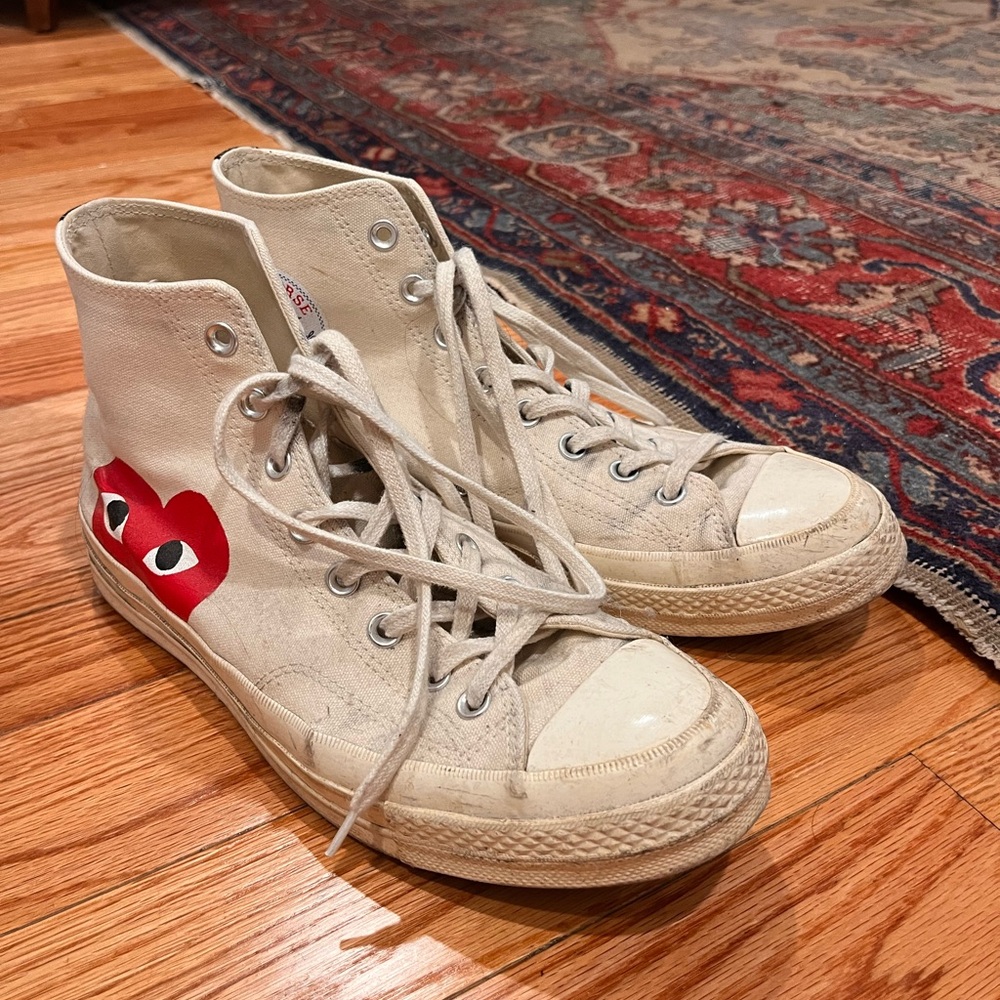 Converse COMME DES GARÇONS High-Top Sneakers - Cream with Red Heart